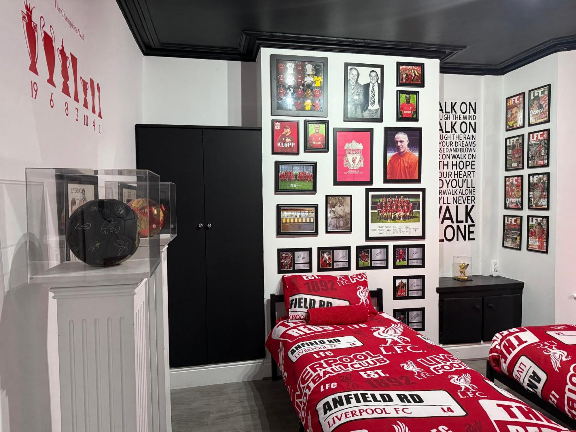 Anfield Abode - Entire Lfc Themed House Villa Liverpool Dış mekan fotoğraf
