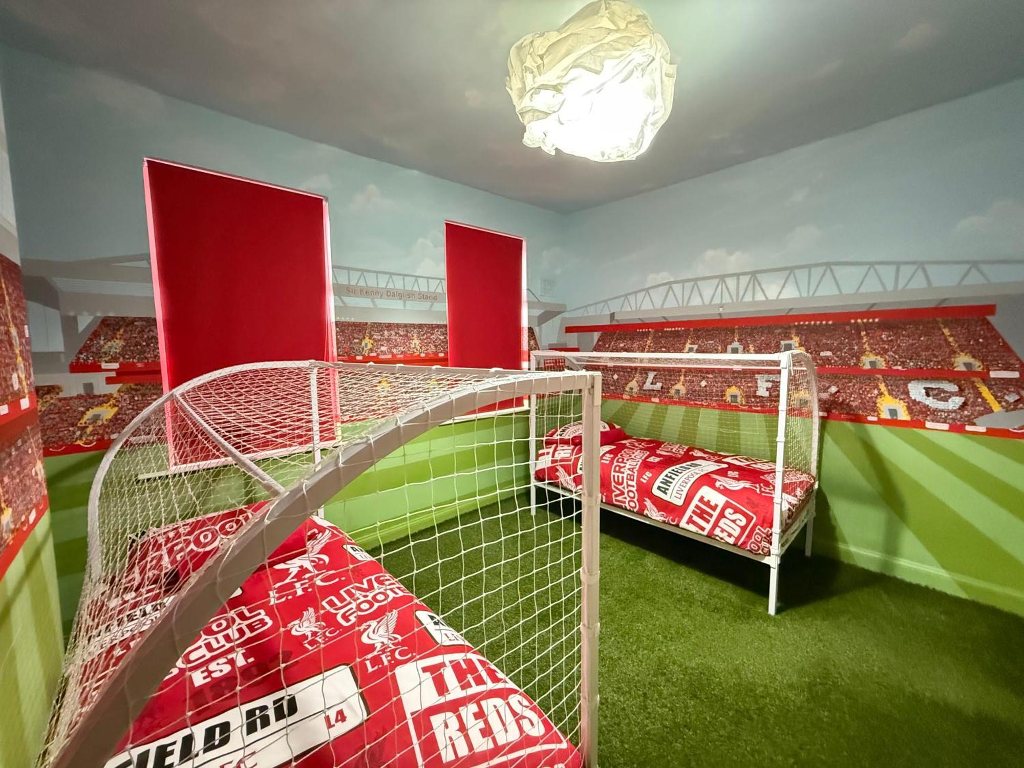 Anfield Abode - Entire Lfc Themed House Villa Liverpool Dış mekan fotoğraf
