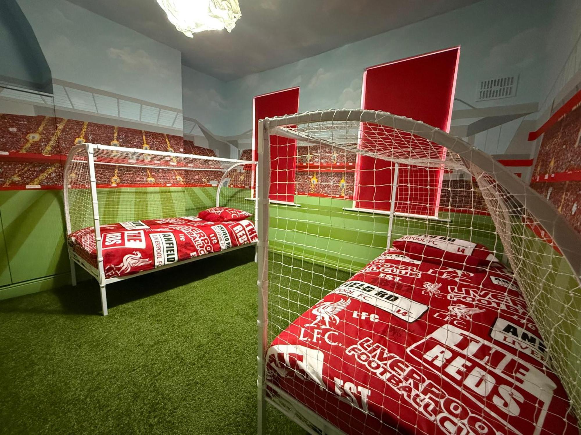 Anfield Abode - Entire Lfc Themed House Villa Liverpool Dış mekan fotoğraf