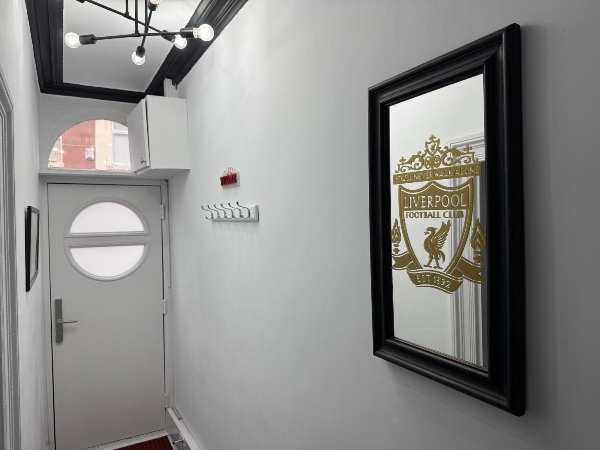 Anfield Abode - Entire Lfc Themed House Villa Liverpool Dış mekan fotoğraf